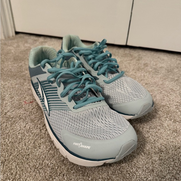 Altra Running Shoes WIDE WIDTH - Picture 1 of 3
